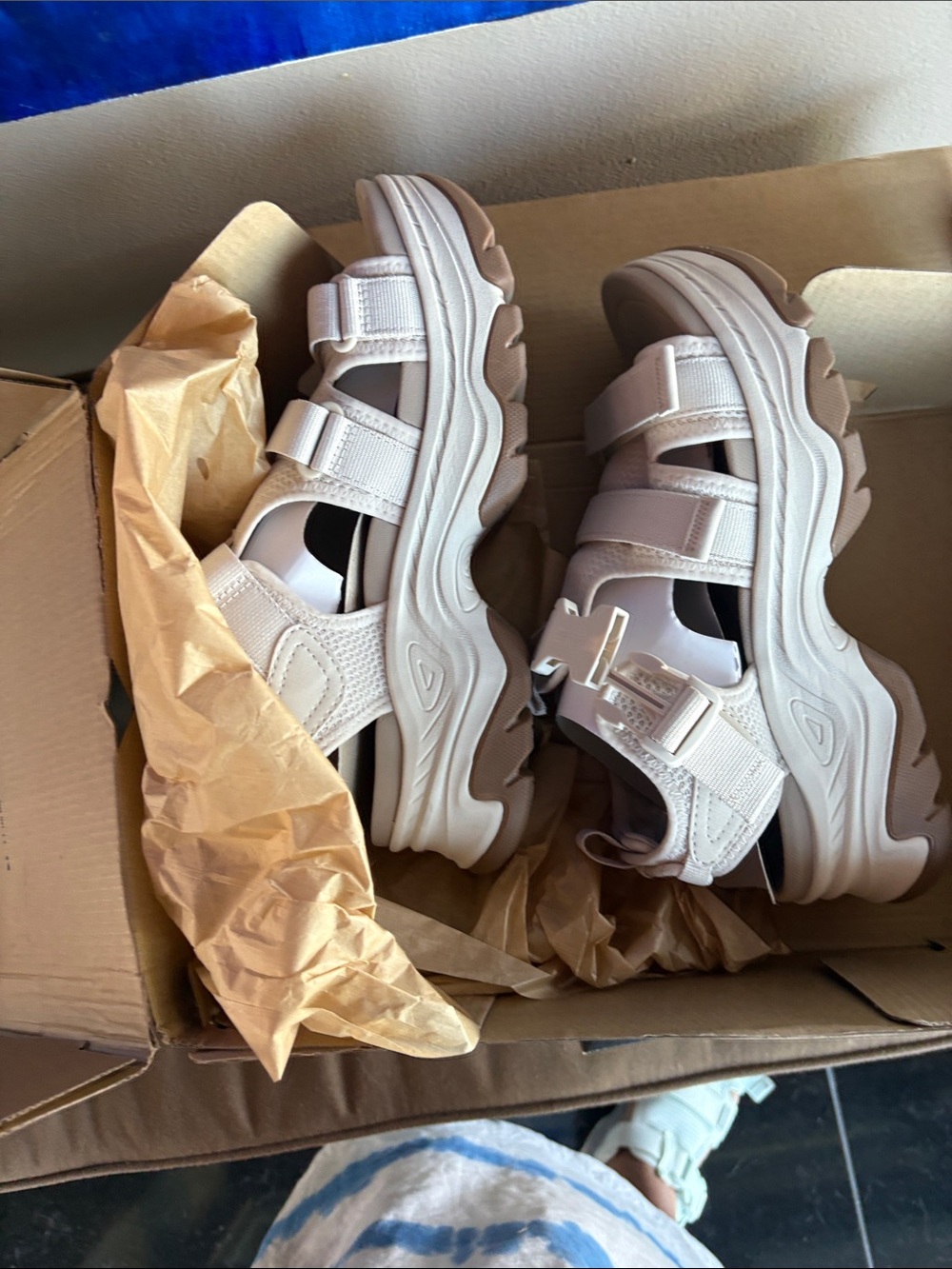 Teva Beige Hurricane Chunky Strap Platform Sandals - Picture 3 of 6